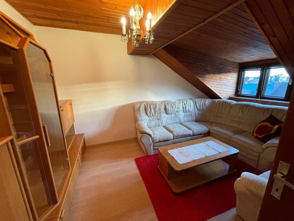 Ferienwohnung Attic Flat In The Center Pressburg Exterior foto